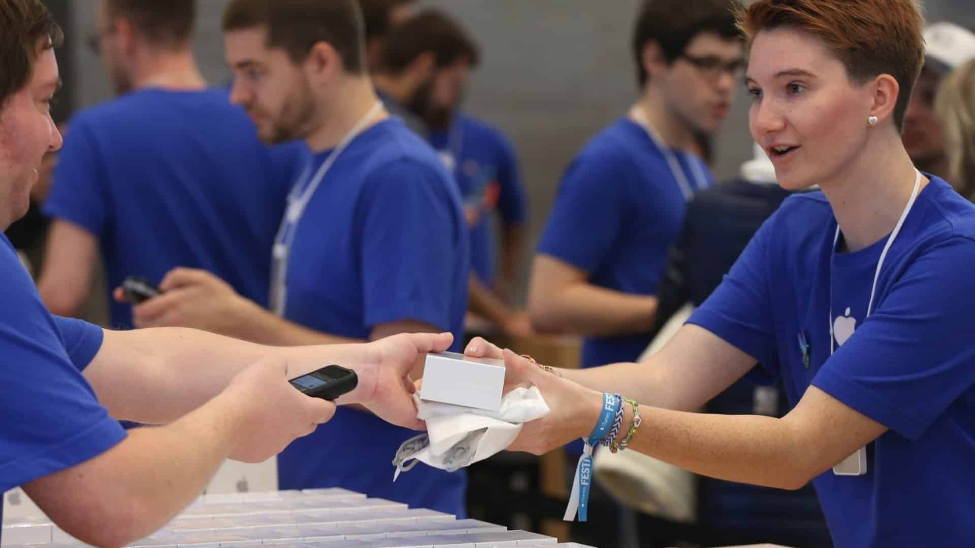 Combien gagne un vendeur dans un Apple Store aux US apple travail store