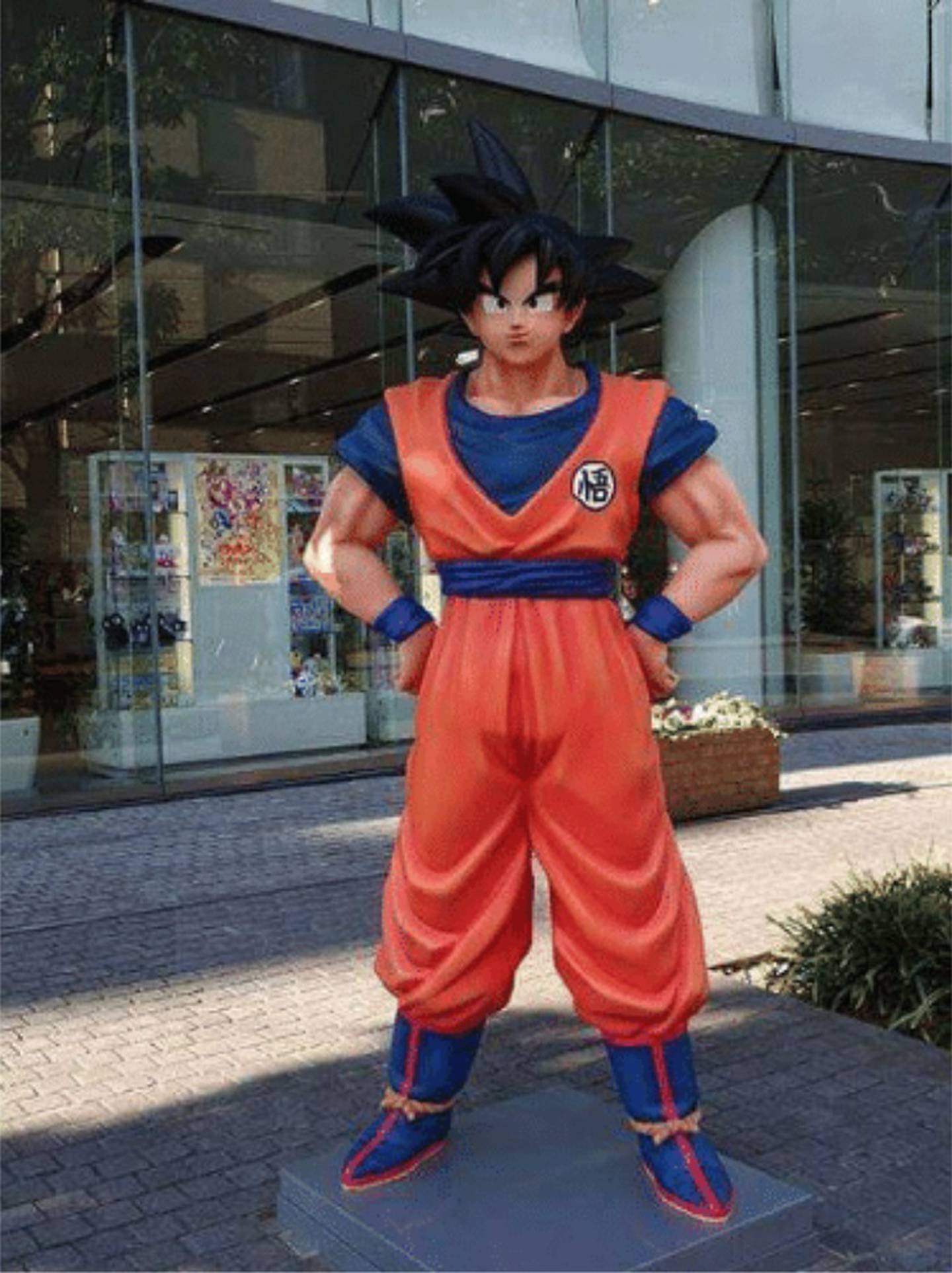 La statue de SanGoku à Paris est-elle réelle ? Nous vous disons où il y a des monuments du guerrier Dragon Ball dans le monde AWHHSRB3OFG3BECIQSRKRIDFGE