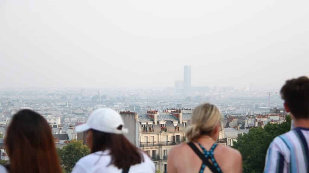 Odeur de brûlé en Île-de-France : quelles sont ces particules détectées à Paris ? Burning smell in Ile de France what are these particles detected in