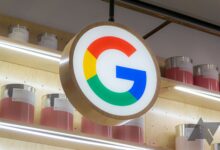 Google annonce une croissance lente des bénéfices du deuxième trimestre 2022 alors que l'entreprise se prépare à un ralentissement économique Google Logo G inside of hardware store