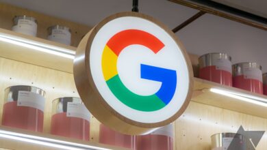 Google annonce une croissance lente des bénéfices du deuxième trimestre 2022 alors que l'entreprise se prépare à un ralentissement économique Google Logo G inside of hardware store
