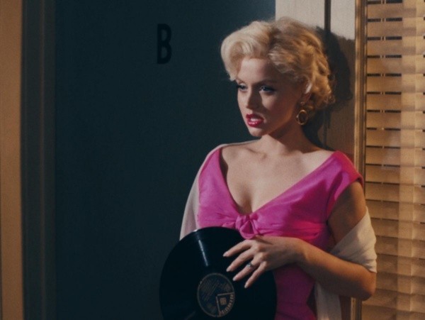 Ana de Armas dans le rôle de Marilyn Monroe pour Blonde (Netflix).