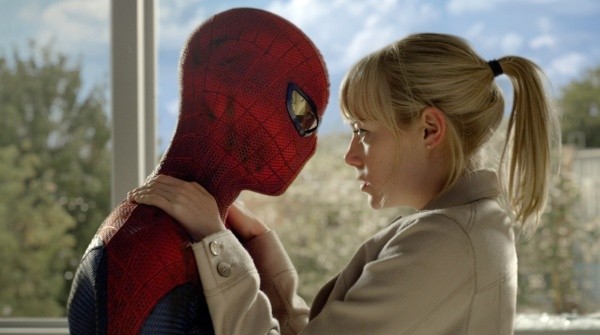 Andrew Garfield et Emma Stone dans The Amazing Spider-Man.  Photo : (IMDB)