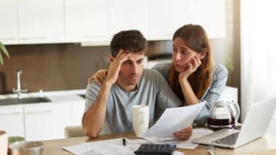 Assurance loyer impayé (GLI) : laquelle choisir ? jeune couple probleme budget fin de mois