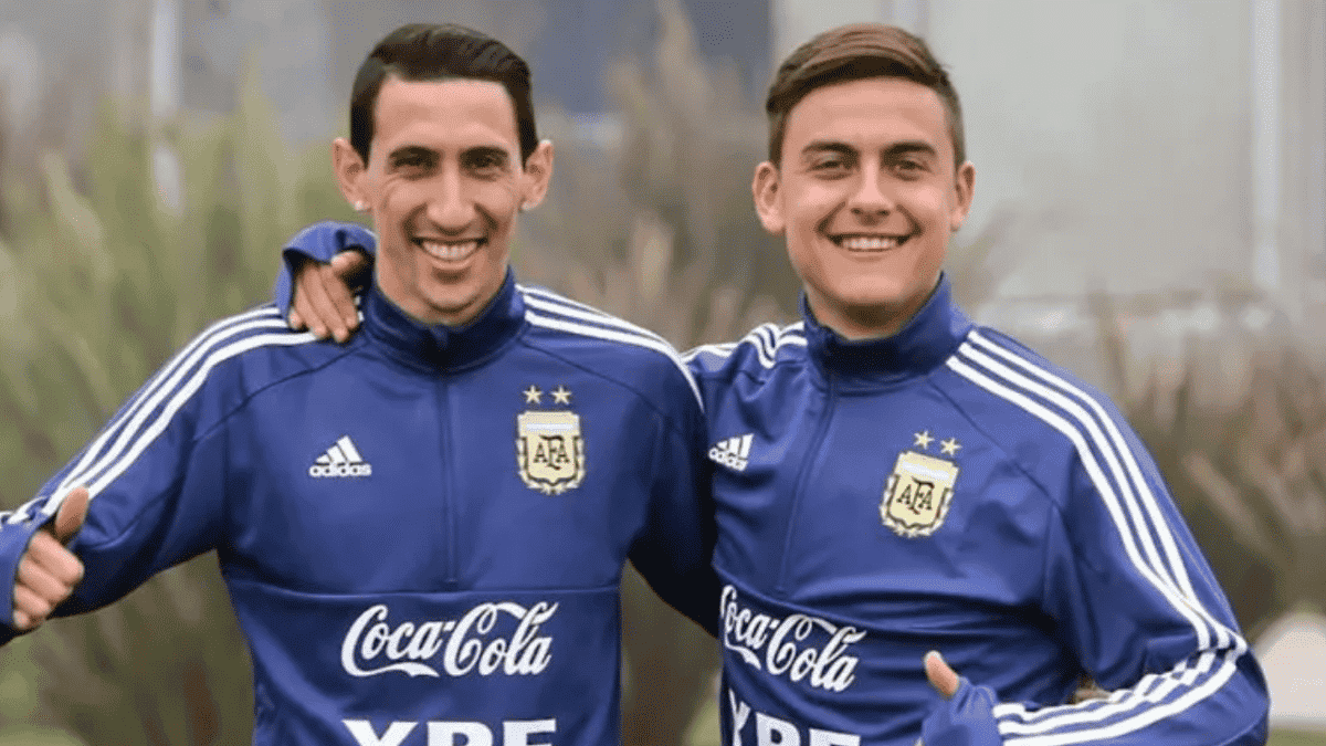 Tout en définissant son avenir, ce que Paulo Dybala fait avec Ángel Di María