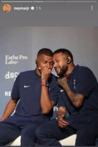 La réaction de Neymar après la conférence de presse qu'il a partagé avec Mbappé neymar et kylian au japon