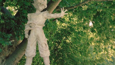 La statue de SanGoku à Paris est-elle réelle ? Nous vous disons où il y a des monuments du guerrier Dragon Ball dans le monde satue goku zoom
