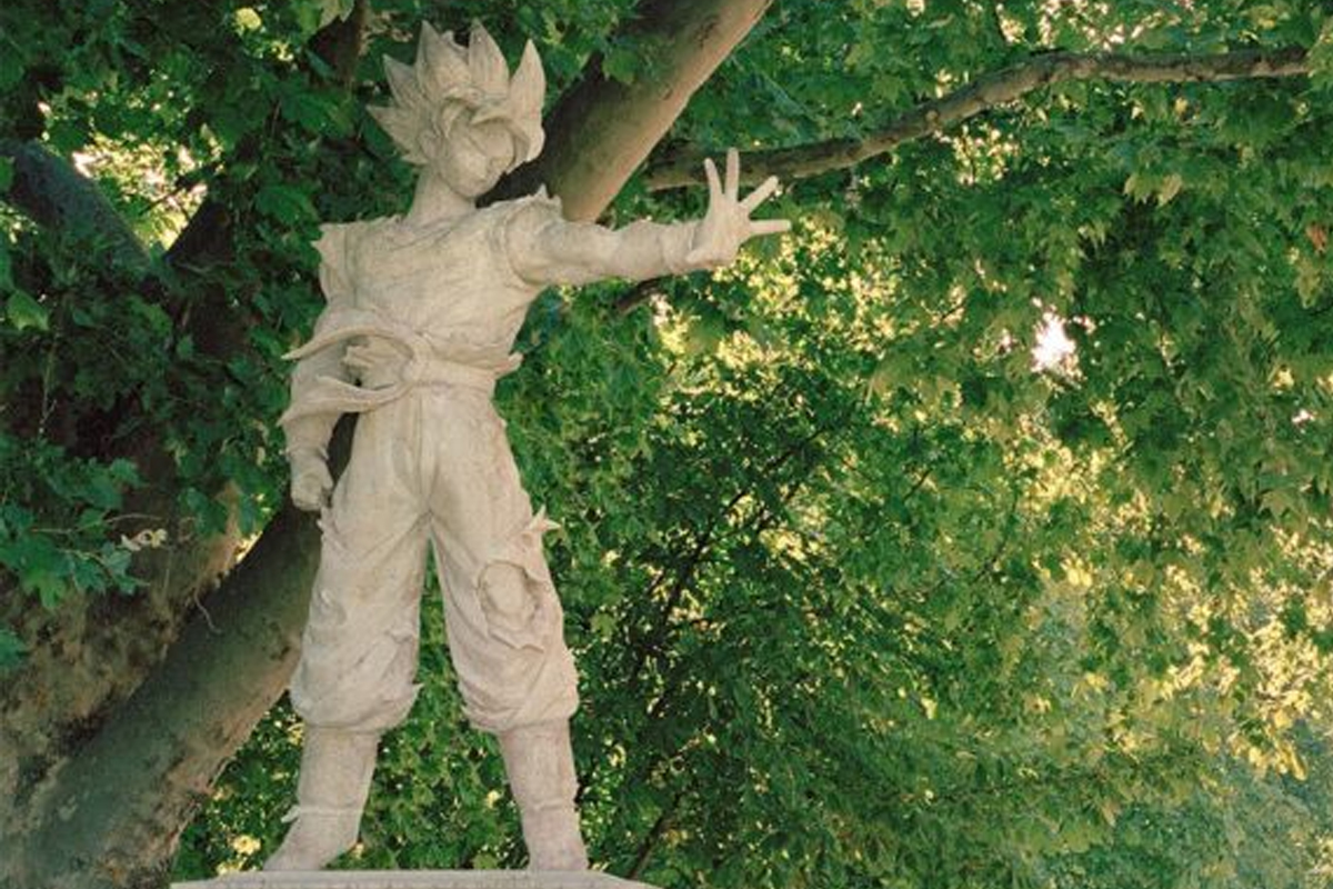 La statue de SanGoku à Paris est-elle réelle ? Nous vous disons où il y a des monuments du guerrier Dragon Ball dans le monde satue goku zoom