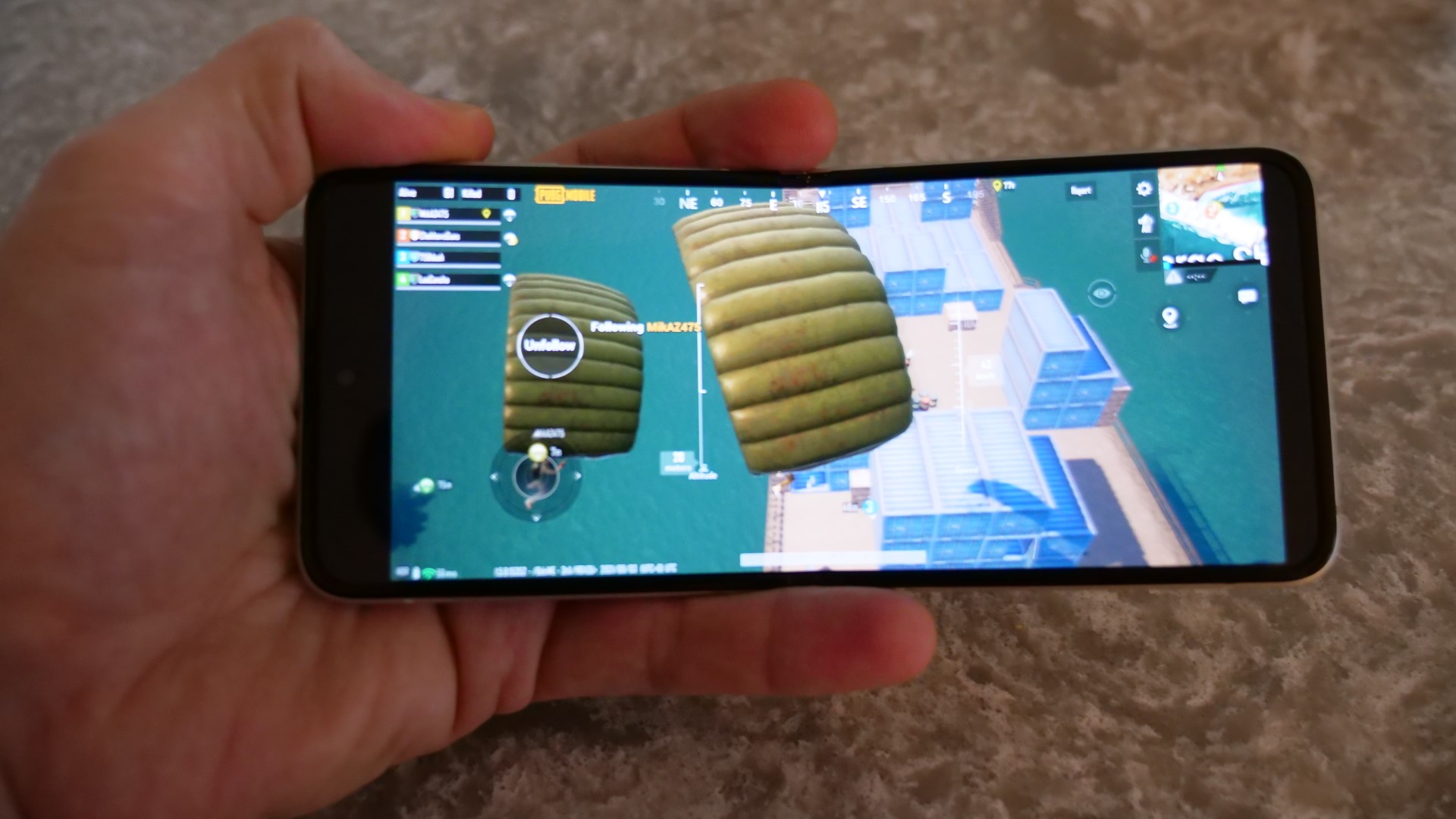 Samsung Galaxy Z Flip 3 exécutant PUBG Mobile