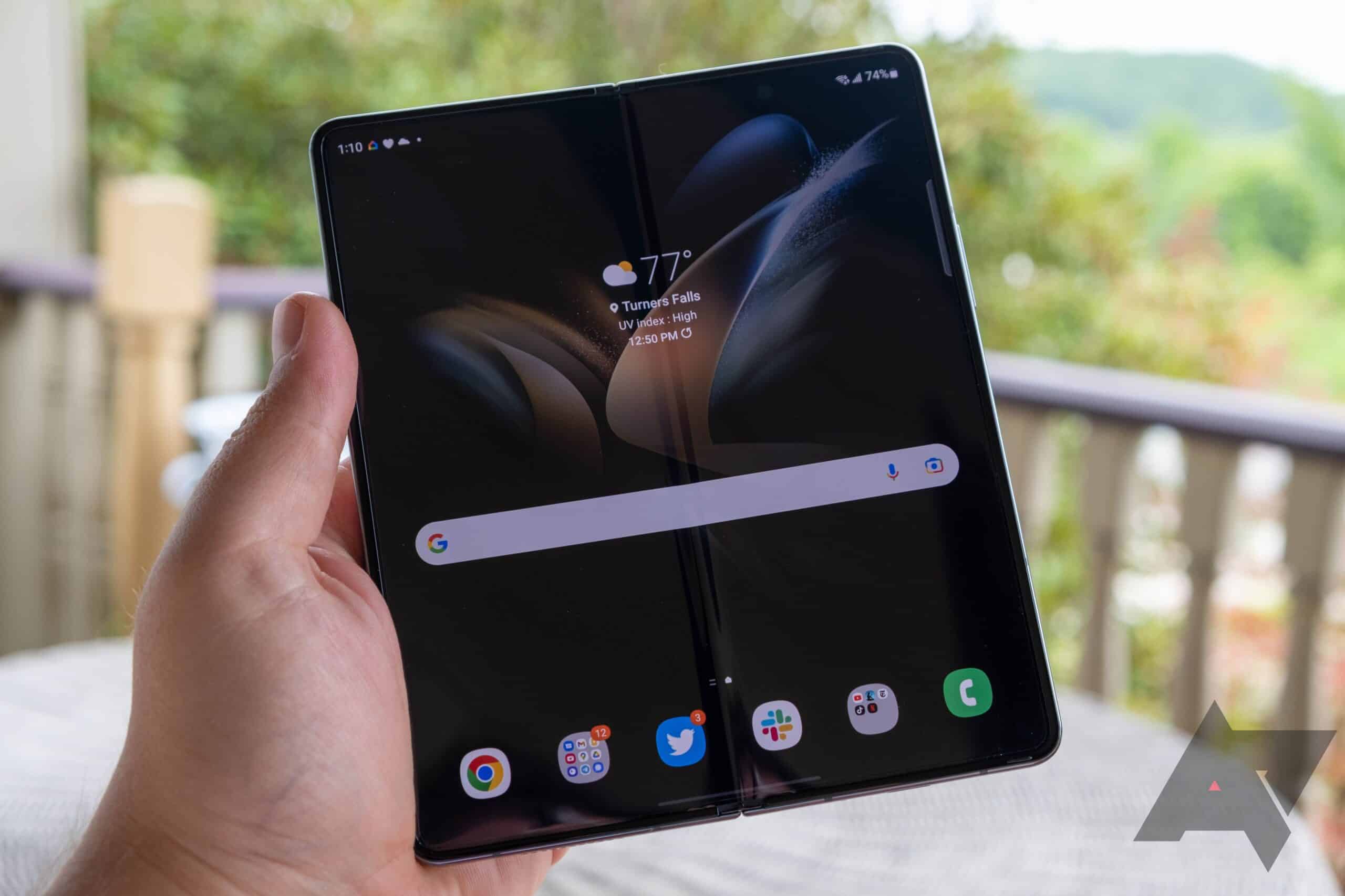 Les meilleurs films d'écran Samsung Galaxy Z Fold 4 en 2022 Galaxy Fold 4 review (12) scaled