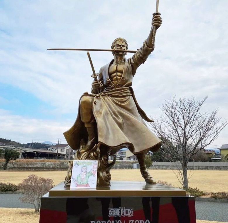 La statue de Jinbe rejoint l'équipage de ONE PIECE à Kumamoto ! Roronoa Zoro ONE PIECE Statue