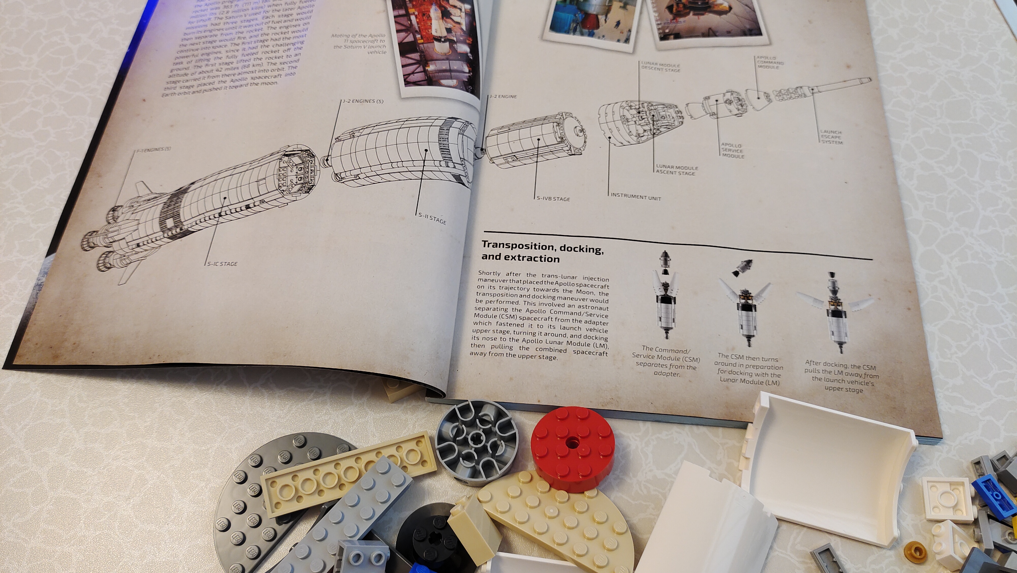 Instructions de montage pour Lego NASA Apollo Saturn V
