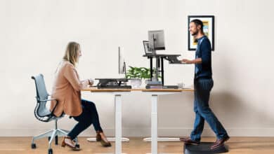 10 considérations lors du choix d'un bureau assis debout bureau assis debout