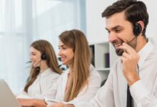 Quelles sont les qualités pour travailler dans un centre d'appel ? call center agents working