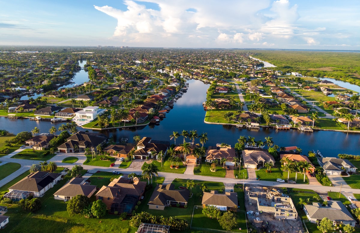 Les français déménagent pour un espace de vie supplémentaire et un prix abordable, mais où le trouvent-ils ? cape coral fl min