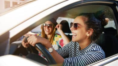 10 façons d'obtenir la meilleure offre sur une voiture de location jeune conducteur voiture