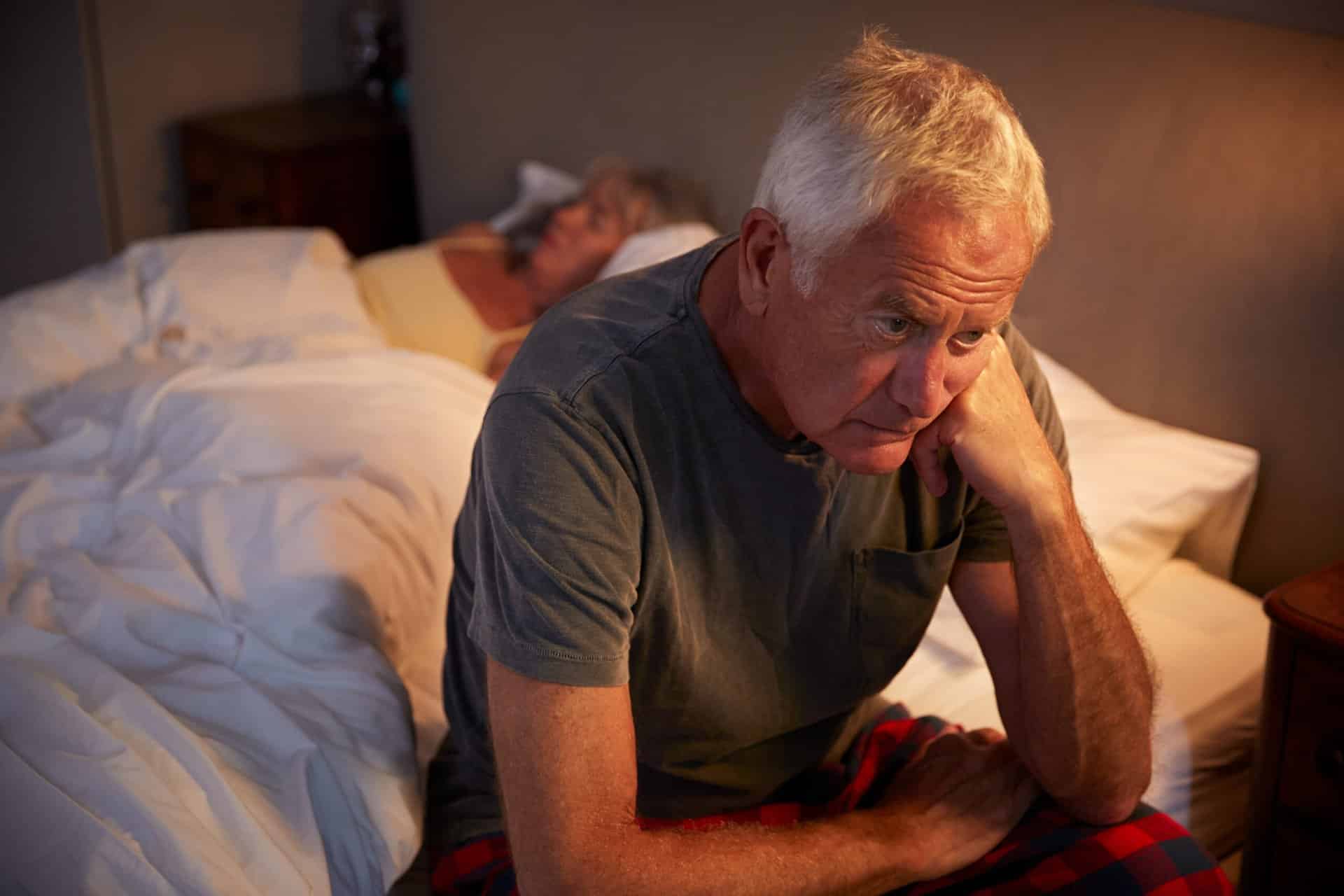 Les personnes âgées qui dorment avec la lumière risquent ces problèmes de santé shutterstock 738100801 scaled