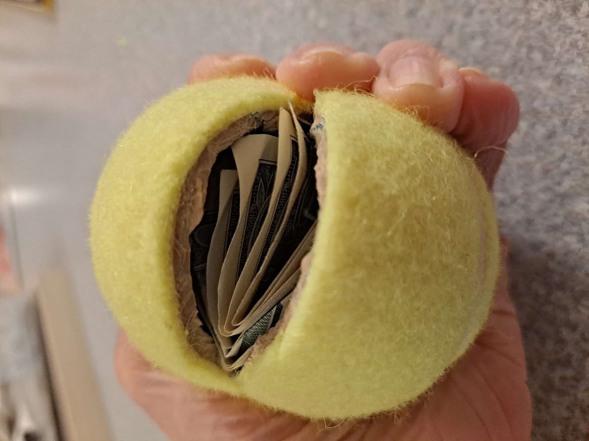 8 façons intelligentes d'utiliser des balles de tennis dans la maison tennis ball use 4 Deb Hipp scaled e1659223258768