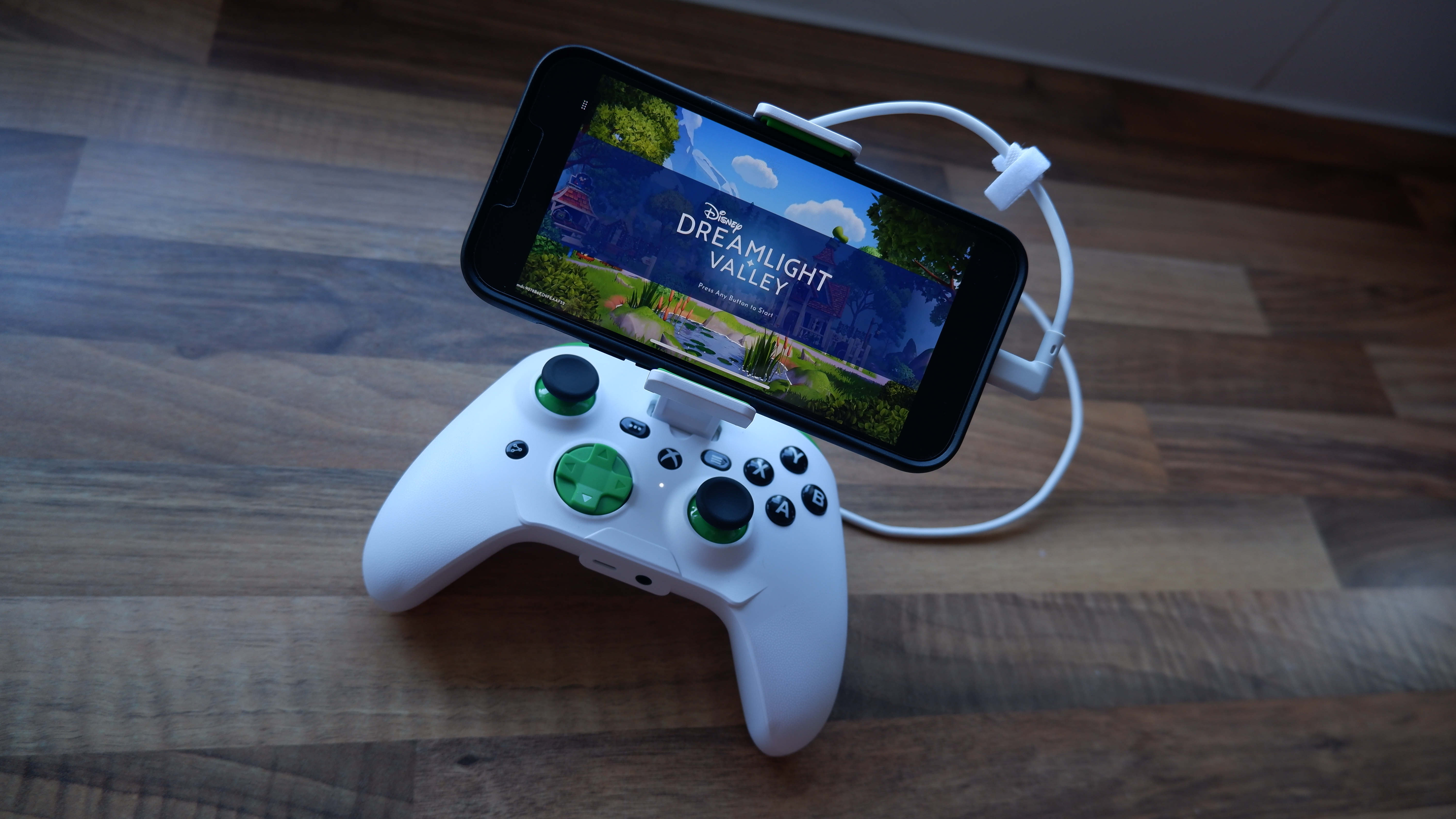 Manette de jeu RiotPWR Mobile Cloud pour iOS Édition Xbox