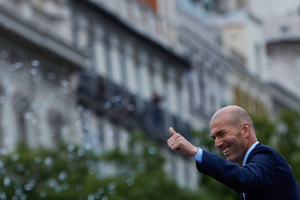 Zidane reviendra-t-il sur la ligne de touche en rejoignant Chelsea ?  (Photo de Gonzalo Arroyo Moreno/Getty Images)