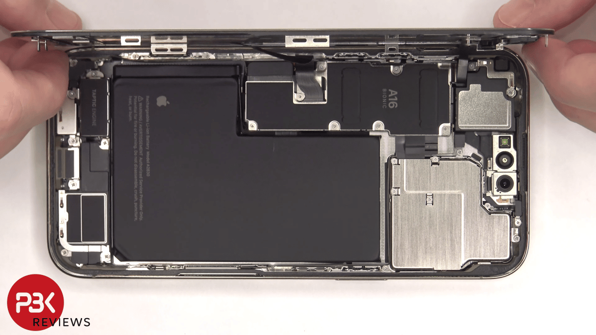Le démontage de l'iPhone 14 Pro Max montre que la batterie est plus petite que l'année dernière WxgEE6YTzSgtcmaRVvi8P5 1200 80