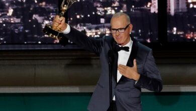 Emmy Awards : les discours les plus controversés et les plus émouvants michael keaton emmys crop1663028962993.jpg 242310155