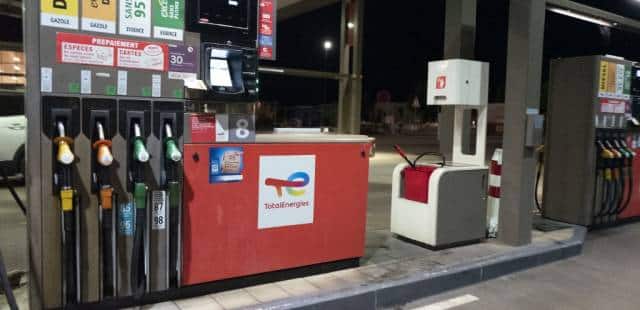 Stations-service : "rien ne sort des raffineries", prévient la CGT Petrol stations nothing comes out of refineries warns the CGT