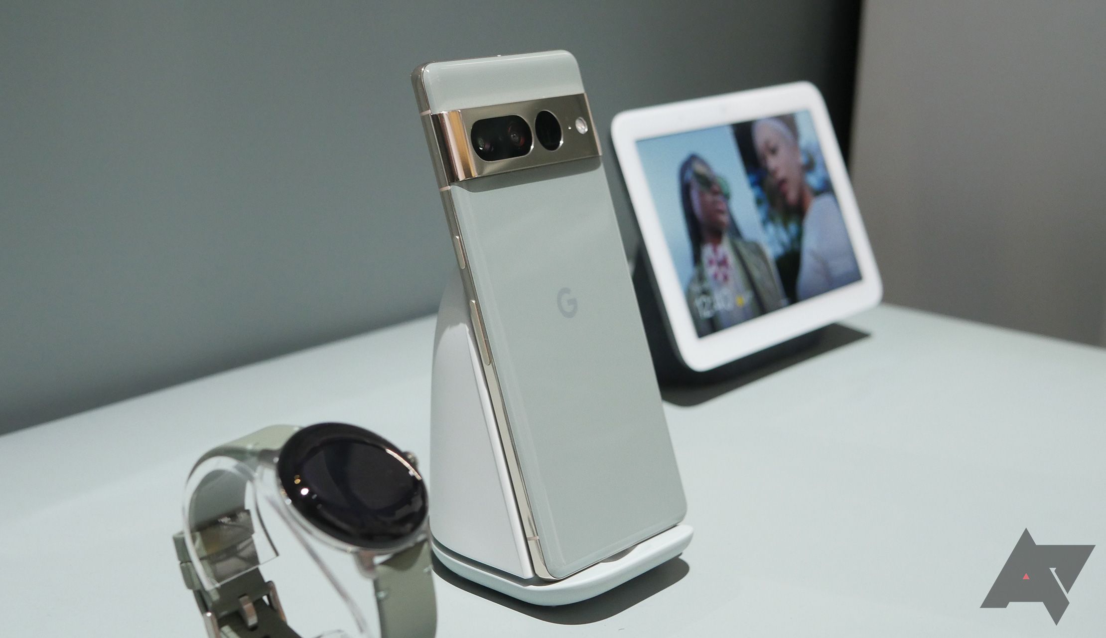 Le démontage de Pixel 7 Pro montre que Google pourrait encore se soucier davantage de la réparabilité pixel 7 pro hub watch