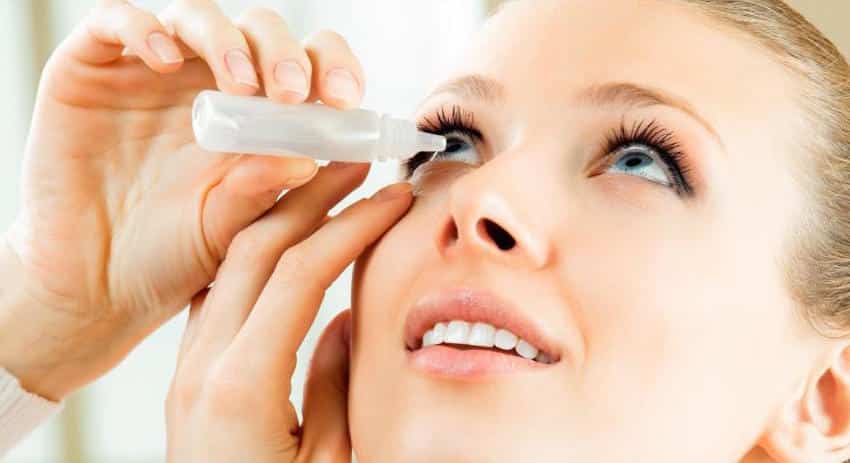 Les meilleurs collyres pour les personnes aux yeux rouges - Gouttes using eye drops